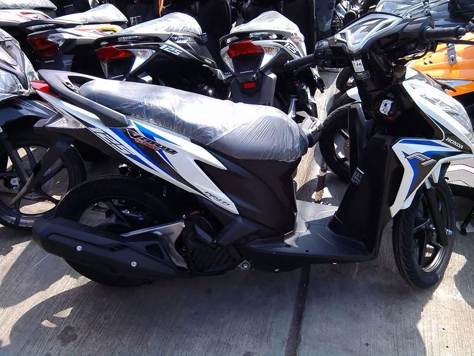 MOTORCYCLE INFO: Honda Vario Techno 125 PGMFI CBS Colors